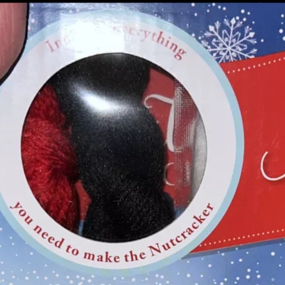 CROCHET NUTCRACKER CHARACTERS CROCHET KIT CHRISTMAS BRAND NEW SEALED - Picture 3 of 16